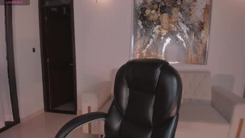 Snapshot of carolinegrace_ chatting on 03.07.25 Caro online show from 03.07.25