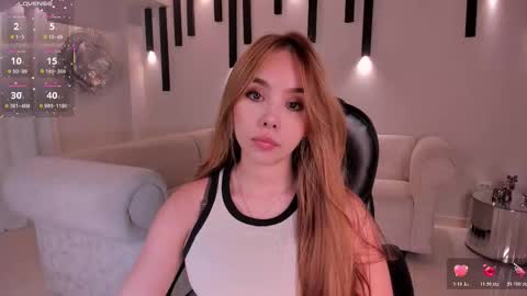 Snapshot of carolinegrace_ chatting on 10.17.25 Caro online show from 10.17.25