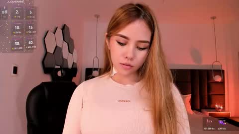 Snapshot of carolinegrace_ chatting on 10.29.25 Caro online show from 10.29.25