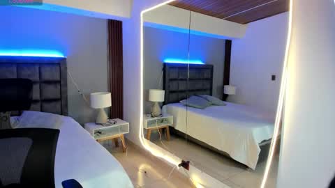 Snapshot of carolinemiller1 chatting on 10.12.25 Caro online show from 10.12.25