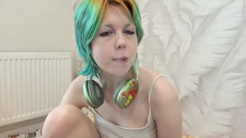 Snapshot of carolinerichter chatting on 06.14.26 CarolineRichter online show from 06.14.26