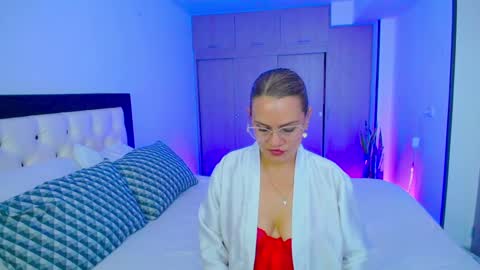 CarolinneFiotti online show from 09.25.25