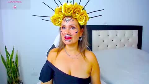 CarolinneFiotti online show from 10.31.25