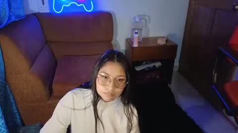 Snapshot of caroll_luna chatting on 12.12.24 kitty online show from 12.12.24