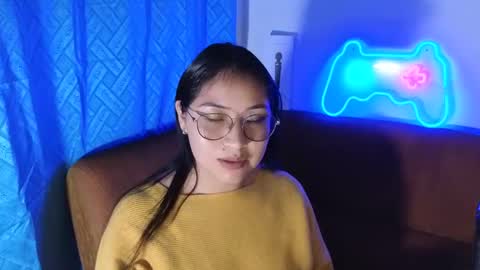 Snapshot of caroll_luna chatting on 12.14.24 kitty online show from 12.14.24