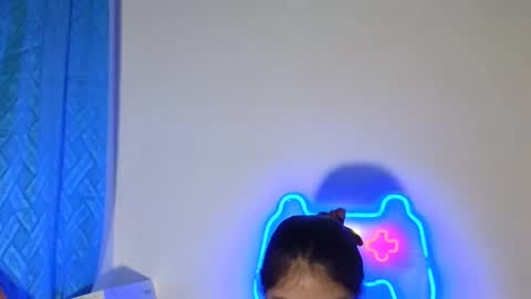 Snapshot of caroll_luna chatting on 12.14.24 kitty online show from 12.14.24