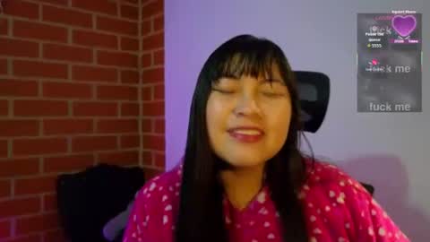 Snapshot of caroll_luna chatting on 10.18.25 kitty online show from 10.18.25