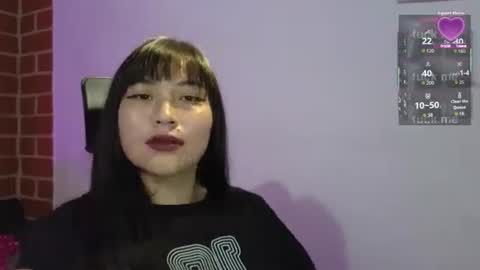 Snapshot of caroll_luna chatting on 10.20.25 kitty online show from 10.20.25