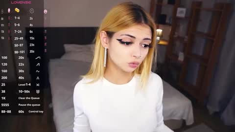 Hello everyone Im Monica Its my first day Were going to have fun together  online show from 11.18.25