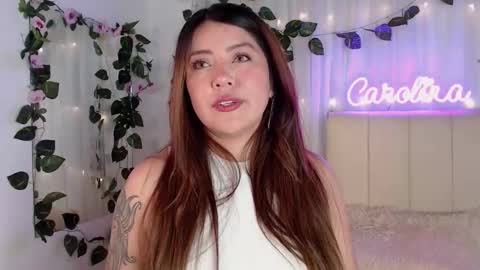 Snapshot of caromartiinnez chatting on 10.24.25    online show from 10.24.25
