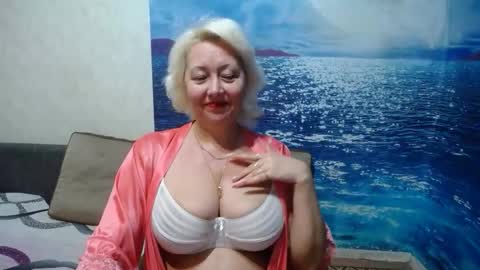 Snapshot of caroncapella chatting on 04.24.26 VicunaCool online show from 04.24.26