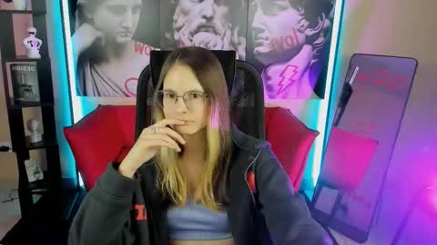 Snapshot of carrie_roses chatting on 10.27.25 carrie_roses online show from 10.27.25