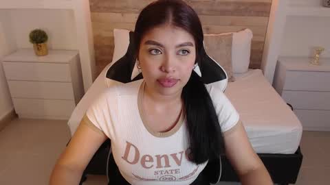 Snapshot of carriepink_ chatting on 09.23.25 carriepink_ online show from 09.23.25