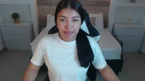 Snapshot of carriepink_ chatting on 09.24.25 carriepink_ online show from 09.24.25