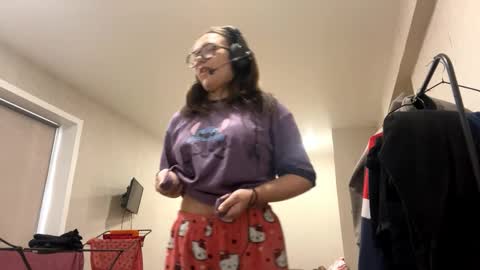 Emilia online show from 12.05.25