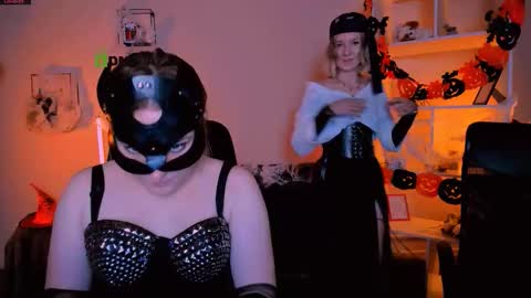 casey_meow_ online show from 10.21.25