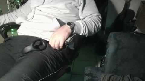 Snapshot of cashdroid chatting on 10.21.25 Smashdroid online show from 10.21.25