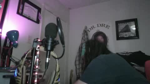 Snapshot of cashdroid chatting on 11.20.25 Smashdroid online show from 11.20.25