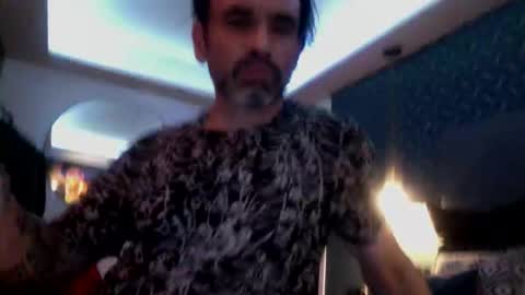 Snapshot of cassandra06400 chatting on 10.15.25 cassandra06400 online show from 10.15.25