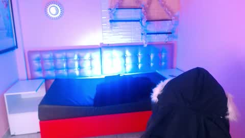 Snapshot of cassandra_ruizz chatting on 10.15.25 573215024606 online show from 10.15.25