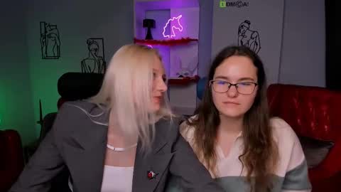 Snapshot of cassandra_w chatting on 03.12.25 Cassandra or call me Cassy online show from 03.12.25