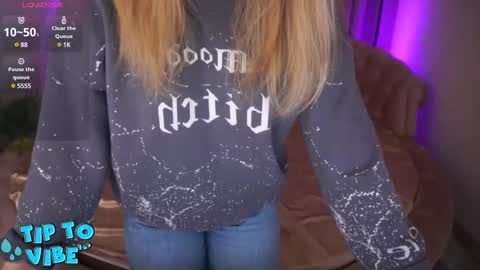 Snapshot of cassandragood chatting on 03.08.25 Lena online show from 03.08.25