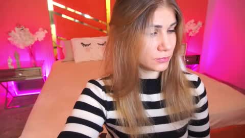 Snapshot of cassandragood chatting on 09.27.25 Lena online show from 09.27.25