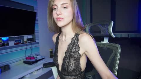 Seductress Cassia  FINDOM AND SADISM  NO NUDE online show from 10.10.25