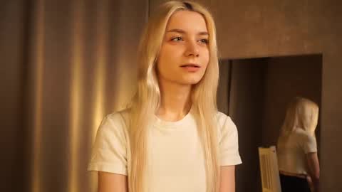 Snapshot of cassie130505 chatting on 02.25.25 Cassie online show from 02.25.25