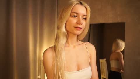 Snapshot of cassie130505 chatting on 02.25.25 Cassie online show from 02.25.25