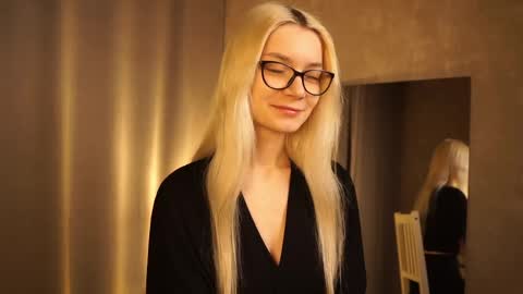 Snapshot of cassie130505 chatting on 03.01.25 Cassie online show from 03.01.25