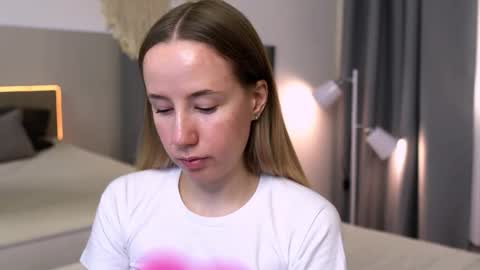 Snapshot of cassie_kelman chatting on 09.26.25 Cassie online show from 09.26.25