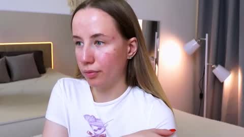 Snapshot of cassie_kelman chatting on 10.03.25 Cassie online show from 10.03.25