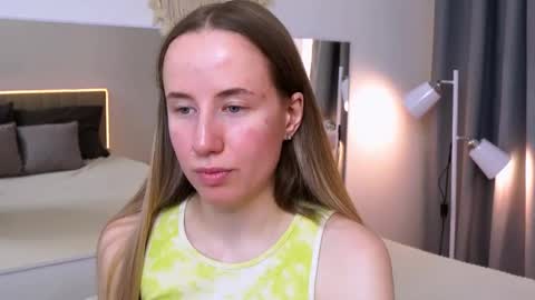 Snapshot of cassie_kelman chatting on 10.04.25 Cassie online show from 10.04.25