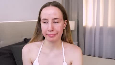 Snapshot of cassie_kelman chatting on 10.06.25 Cassie online show from 10.06.25