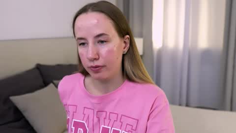 Snapshot of cassie_kelman chatting on 10.13.25 Cassie online show from 10.13.25