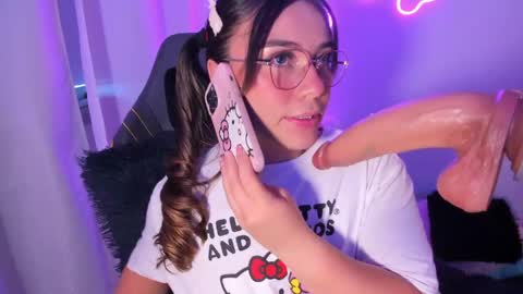 Snapshot of cassiebigass_ chatting on 05.13.26 Bela igzaii9r online show from 05.13.26