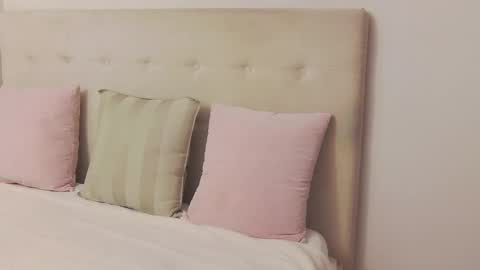 CassieHilton online show from 11.14.25