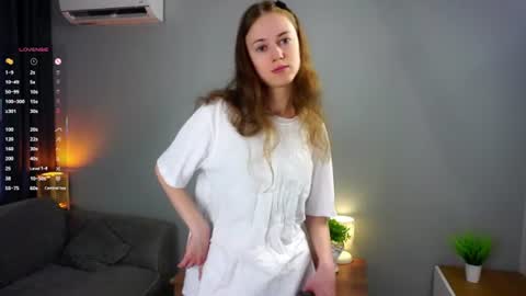 Snapshot of cassiehorridge chatting on 07.08.26 Alice online show from 07.08.26