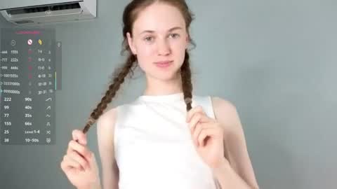 Snapshot of cassiehorridge chatting on 07.20.26 Alice online show from 07.20.26