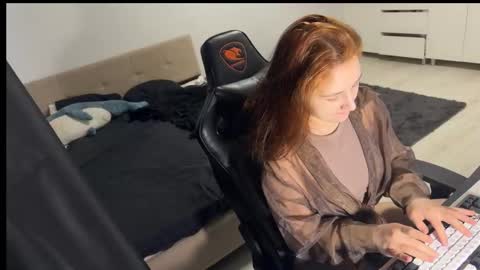 Cassie and Katherine Blonie online show from 02.22.26