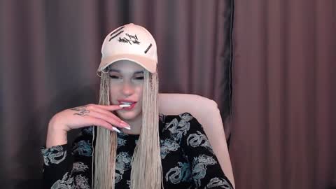 Snapshot of cassiemich chatting on 12.09.24 Cassie online show from 12.09.24