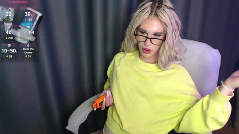 Snapshot of cassiemich chatting on 01.14.25 Cassie online show from 01.14.25