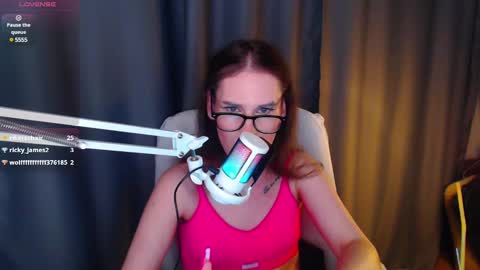 Snapshot of cassiemich chatting on 03.09.25 Cassie online show from 03.09.25