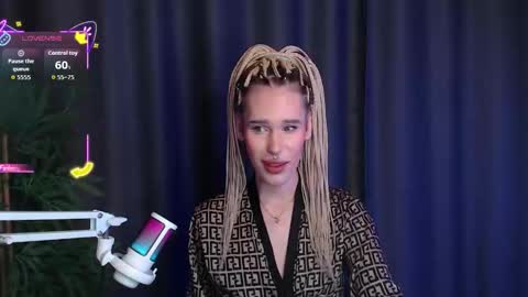 Snapshot of cassiemich chatting on 12.15.25 Cassie online show from 12.15.25