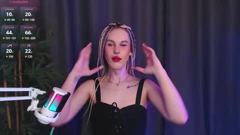 Snapshot of cassiemich chatting on 01.12.26 Cassie online show from 01.12.26