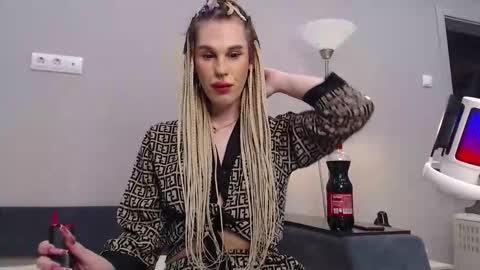 Snapshot of cassiemich chatting on 02.01.26 Cassie online show from 02.01.26