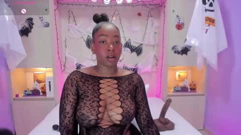 cassiielondon online show from 10.23.25