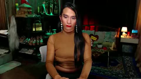 Snapshot of cassypowerxxx chatting on 09.25.25 CASSY online show from 09.25.25