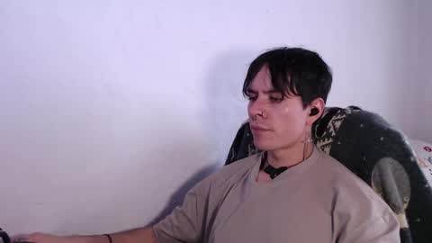 Snapshot of casteryx chatting on 10.06.25 Juan online show from 10.06.25